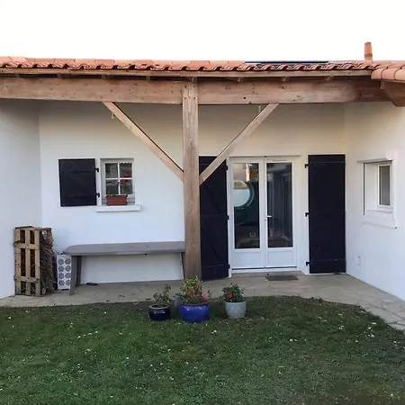 Maison De En Bord De *