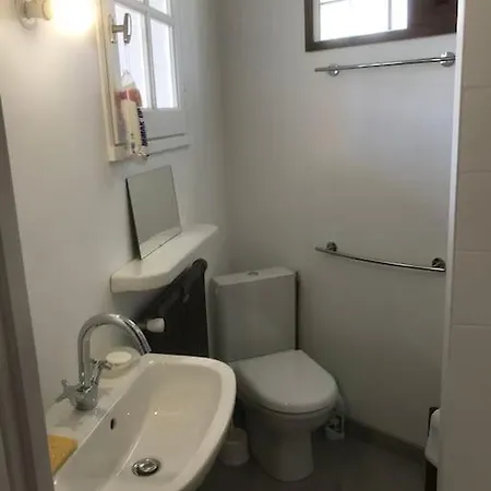 Maison De En Bord De *